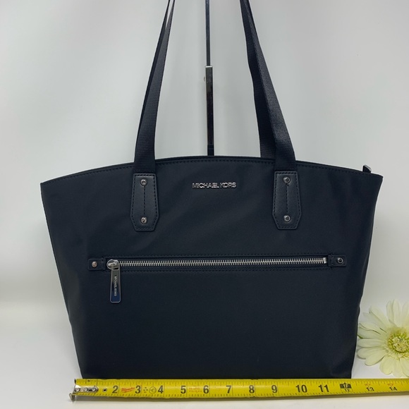Michael Kors Polly Medium Top Zip Tote - Picture 3 of 10